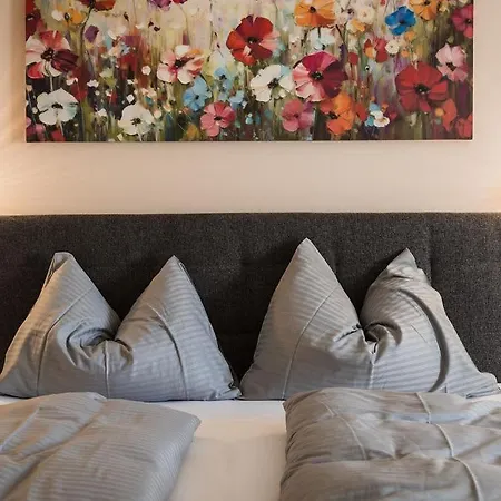 Hotel Lindengut - Boutique Hotel Nahe Ikuna Park *