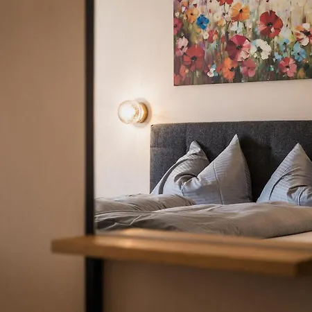 Hotel Lindengut - Boutique Hotel Nahe Ikuna Park