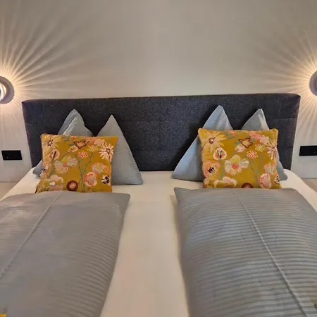 Lindengut - Boutique Hotel Nahe Ikuna Park Natternbach