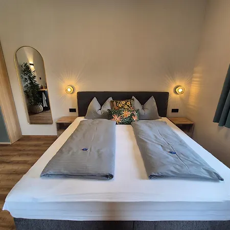 Hotel Lindengut - Boutique Hotel Nahe Ikuna Park